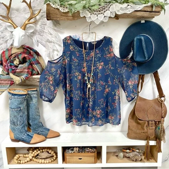 Prairie boho vibe floral flowy blouse w cold shoulder shabby chic feminine feel - Picture 1 of 15